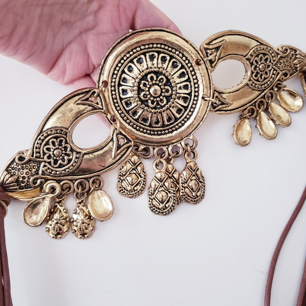 Vintage Gold Tone Metal And Leather Belt - Picture 9 of 10